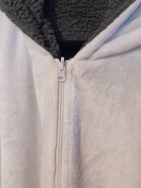 white sherpa zippered robe cozy warm unisex one size